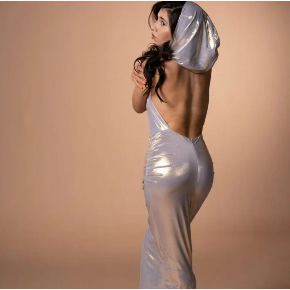 NWT Oh Polly Dalilah Metallic Maxi Gown Hooded A Light Gold Women's Size US 10 - Picture 4 of 12